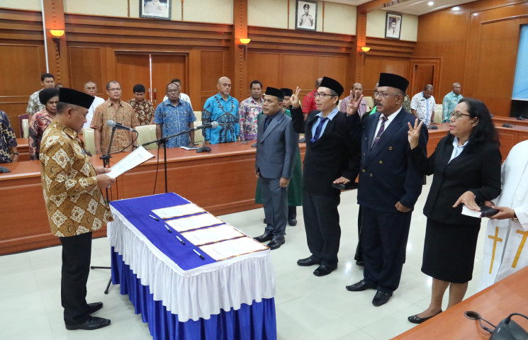 Gubernur Minta Irian Bhakti Jangan Jadi Beban Pemprov